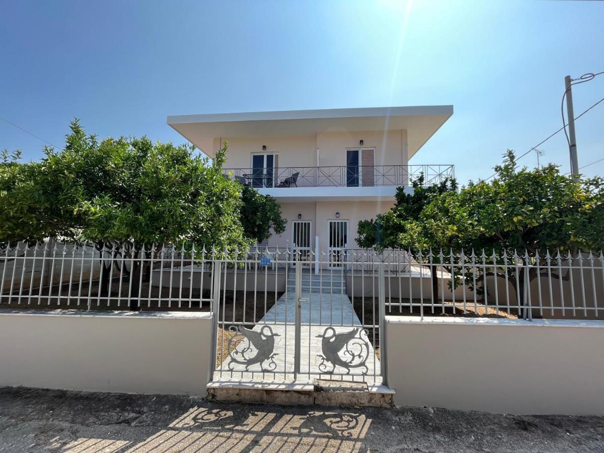 Nikolaíika Koulouras Holiday Apartments מראה חיצוני תמונה