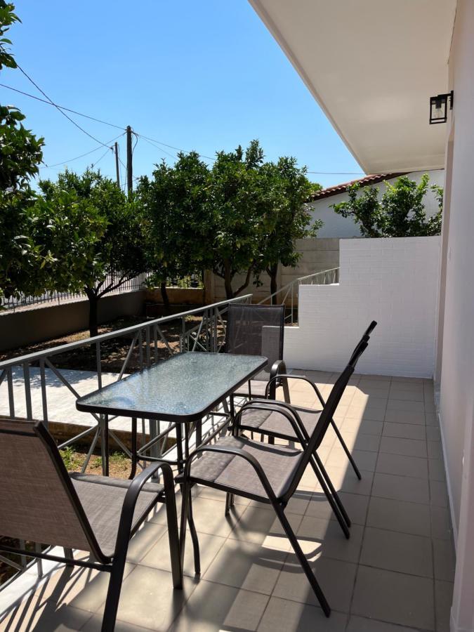Nikolaíika Koulouras Holiday Apartments מראה חיצוני תמונה